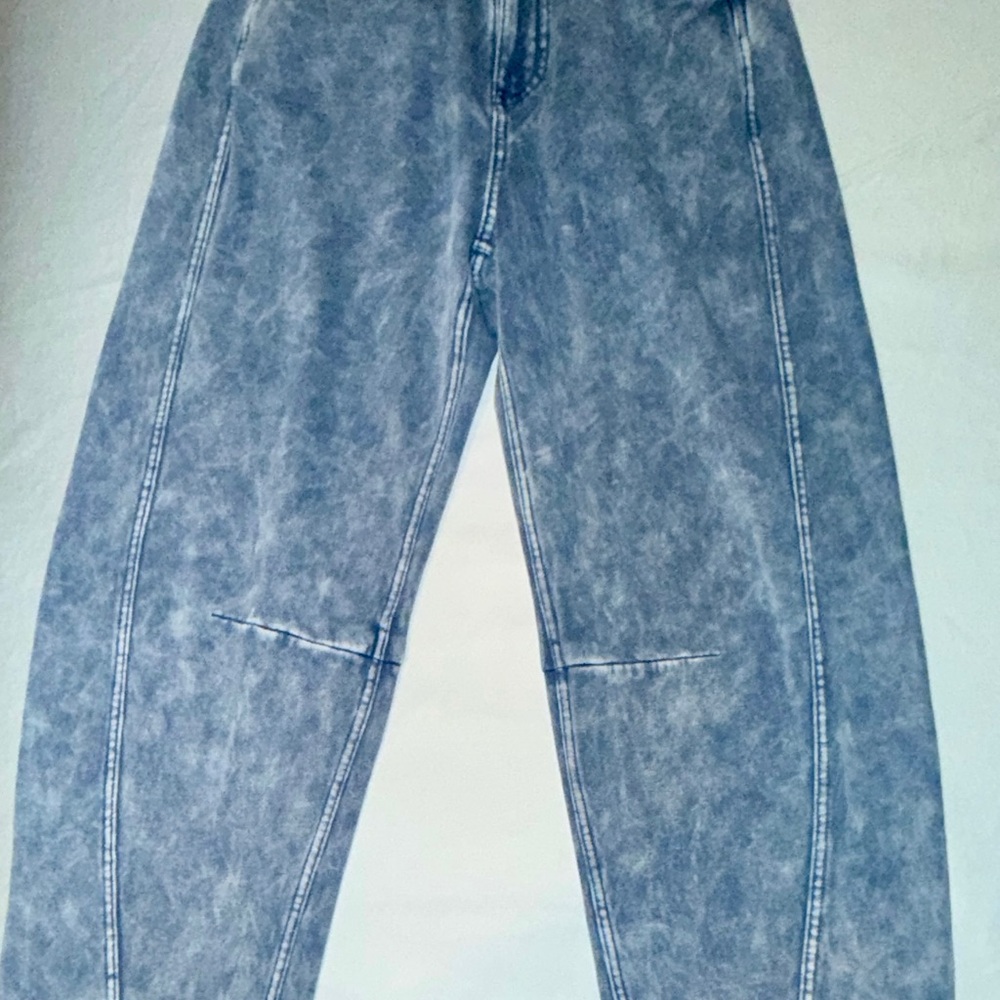 NWT GAP Sold out online Viral Barrel Sweatpant Jeans. Size SMALL PETITE. - Picture 3 of 13